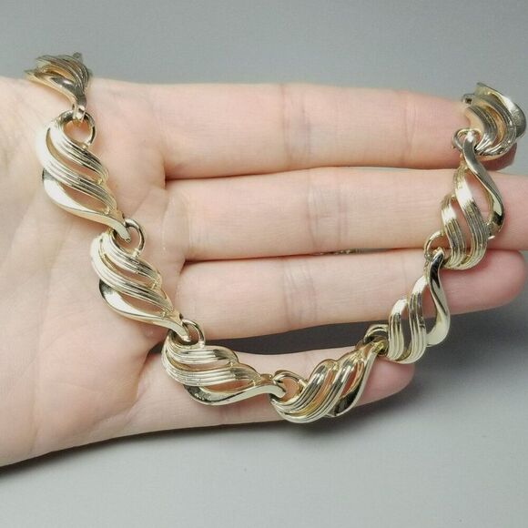 Vintage Coro Silver Tone Collar Necklace with Adjustable Hook Clasp, Signed - Picture 7 of 7